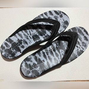 Skechers Black and White Patterned Sandals